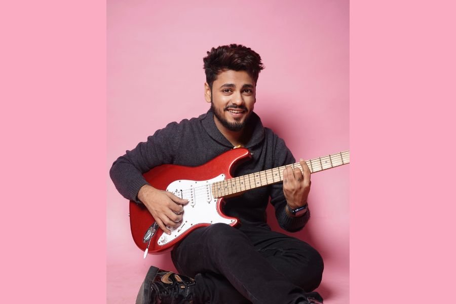 Bollywood’s new star Bhagyesh Hendre is rocking the music world