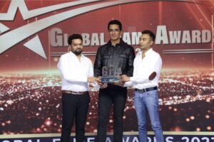 Sushim (Rahul) Gaikwad & Karan Rajora again win Globle Fame award 2023 for having best film production house by Sonu Sood