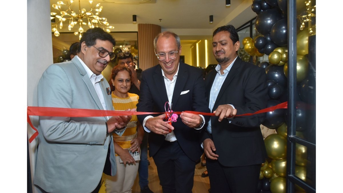 REHAU-Celebrates-the-Grand-Opening-of-n