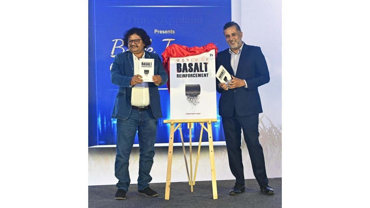 Famous-writer-Chetan-Bhagat-Launches-World-of-Basalt-Reinforcement-by-Mahesh-Kumar-Jogani-
